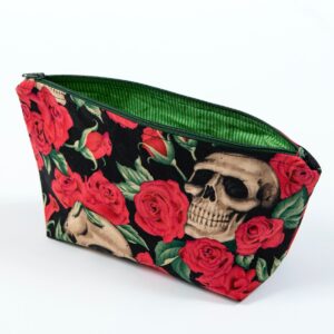 Necessaires